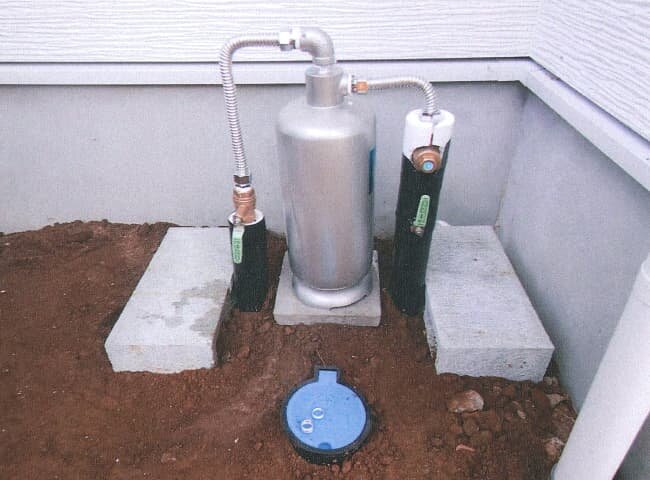 セントラル浄水器設置工事｜本体を接続した施工中の様子